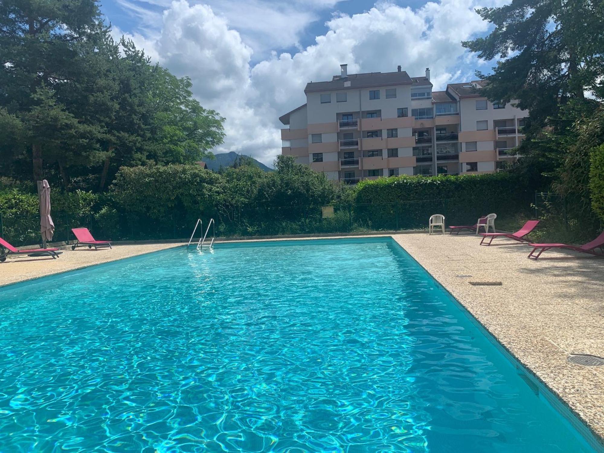 Kusmi Love Piscine Proche Du Lac Annecy Exteriér fotografie